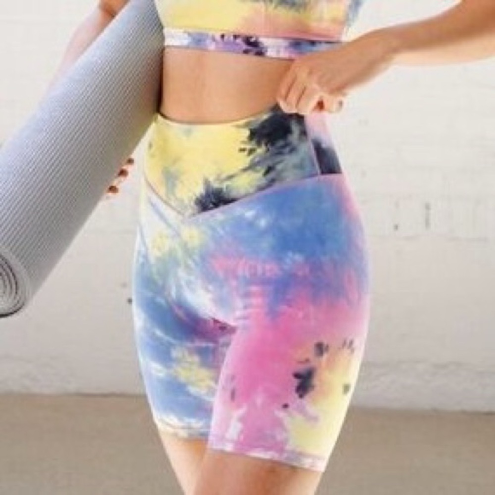 🤍 BALANCE ATHLETICA CLOUD THUNDERSTORM Women's Tie-Dye Volley Biker Shorts
